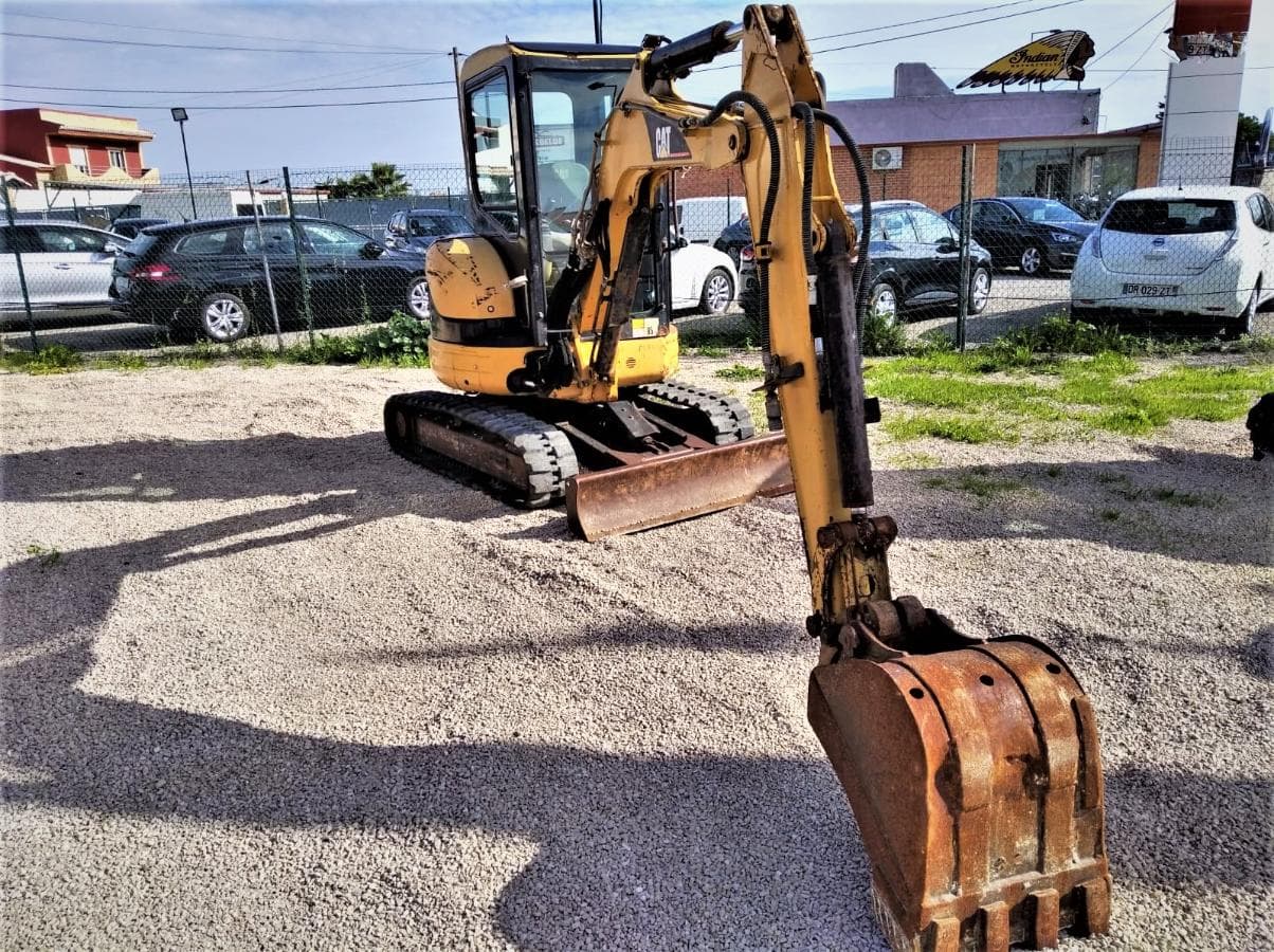 Mini Giratória Caterpillar 303 CR 4 TON — imagem 10