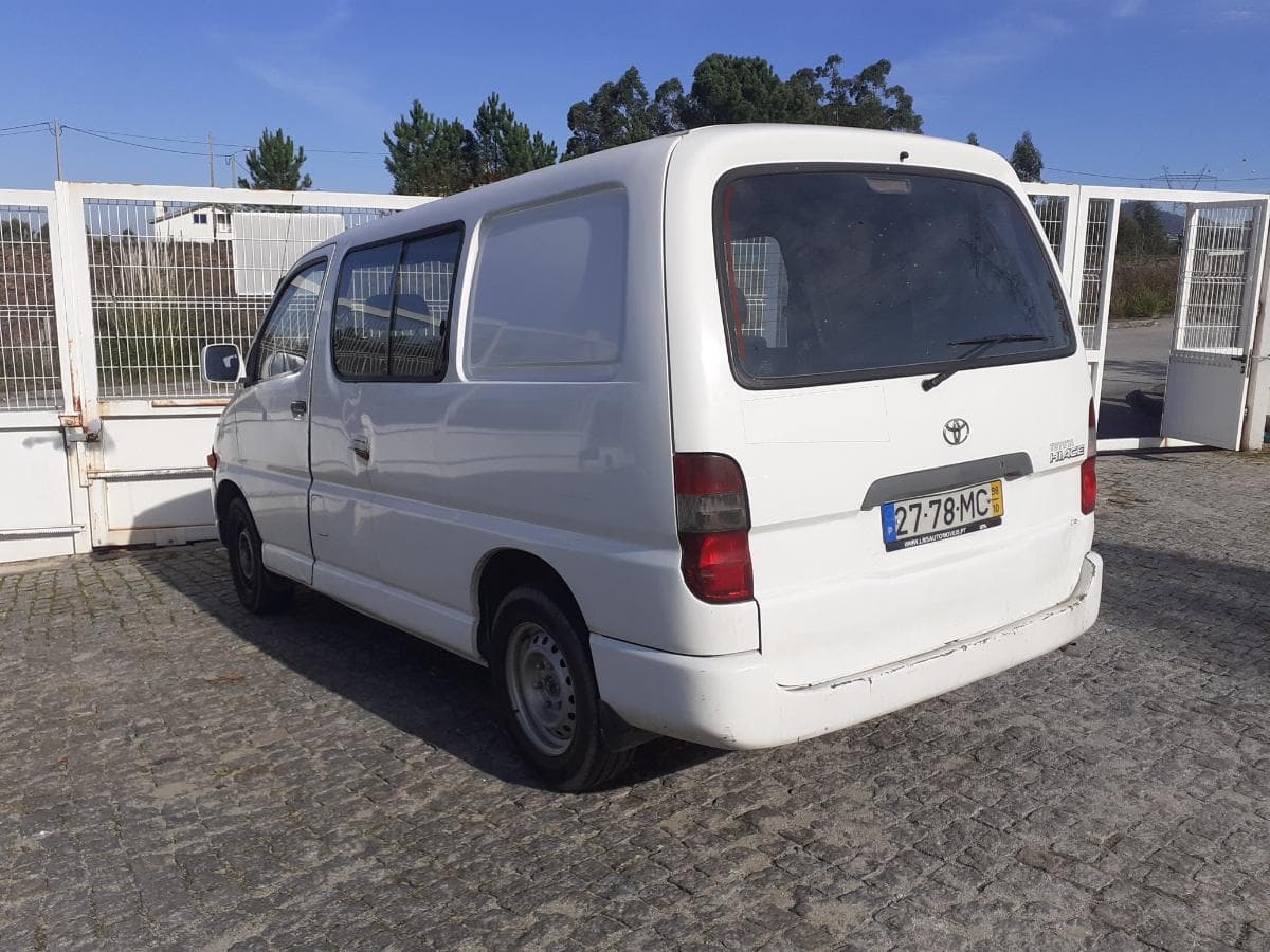 Toyota Hiace 2.4 D · 6 Lugares · Ano 1998 — imagem 4