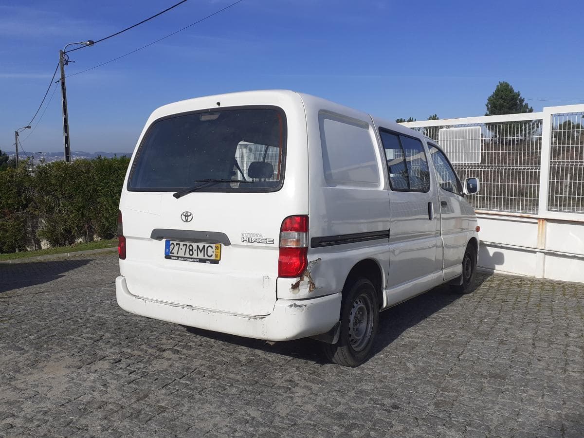 Toyota Hiace 2.4 D · 6 Lugares · Ano 1998 — imagem 6