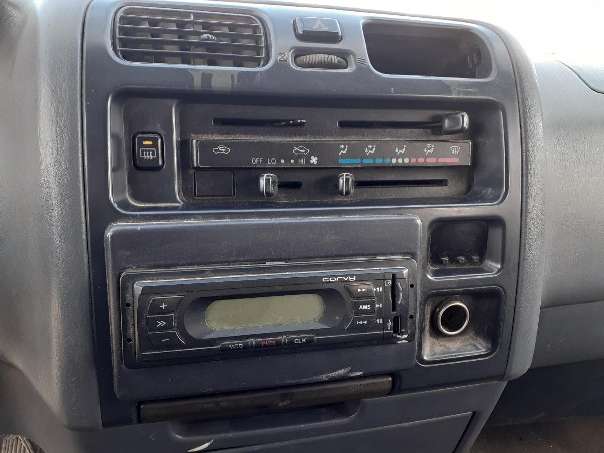 Toyota Hiace 2.4 D · 6 Lugares · Ano 1998 — imagem 15