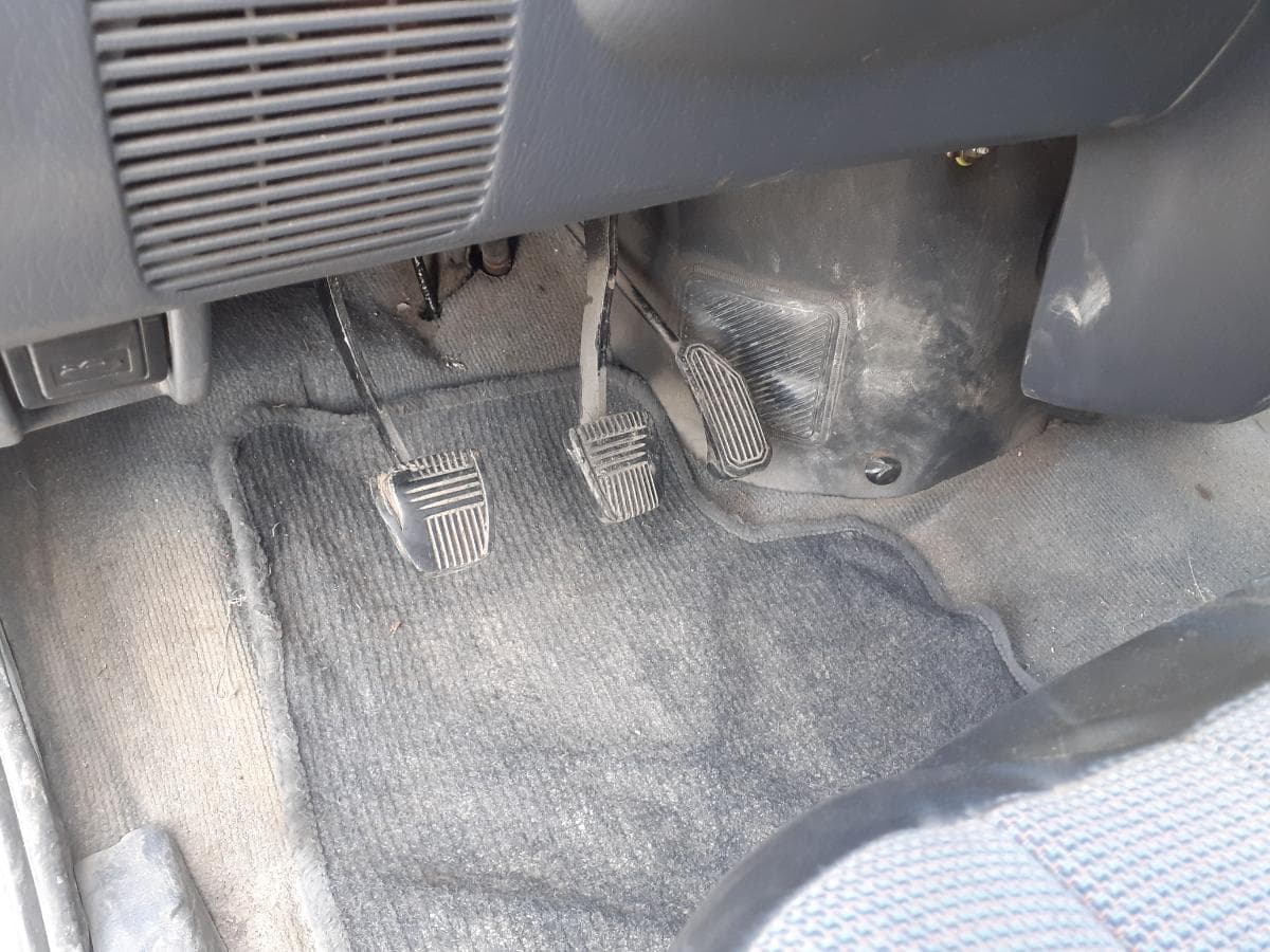 Toyota Hiace 2.4 D · 6 Lugares · Ano 1998 — imagem 18