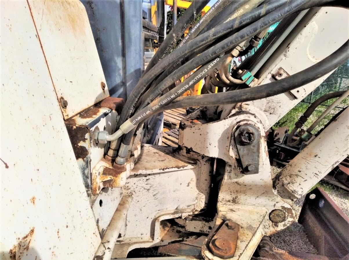 Mini Giratoria Bobcat X335 — imagen 6