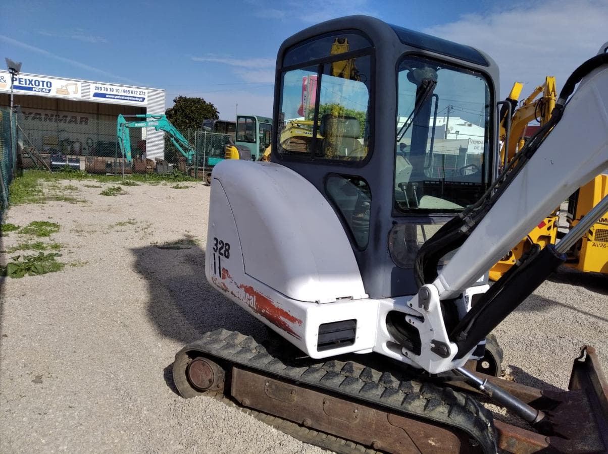 Mini Giratória Bobcat 328 G — imagem 2