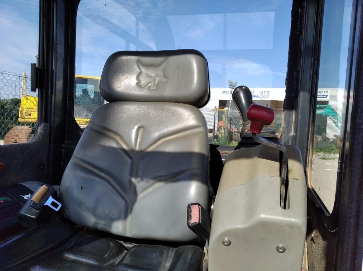 Mini Giratória Bobcat 328 G — imagem 8