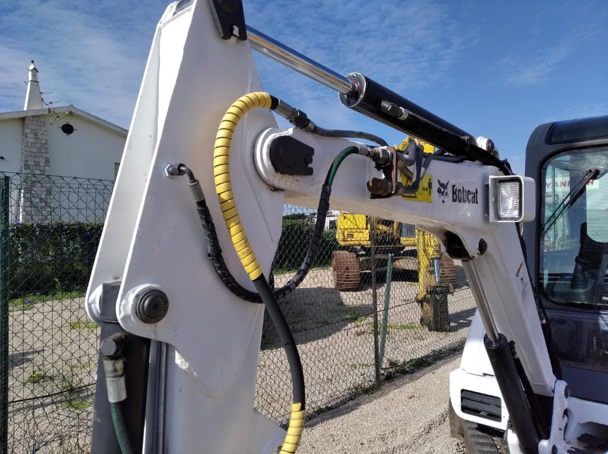 Mini Giratória Bobcat 328 G — imagem 6
