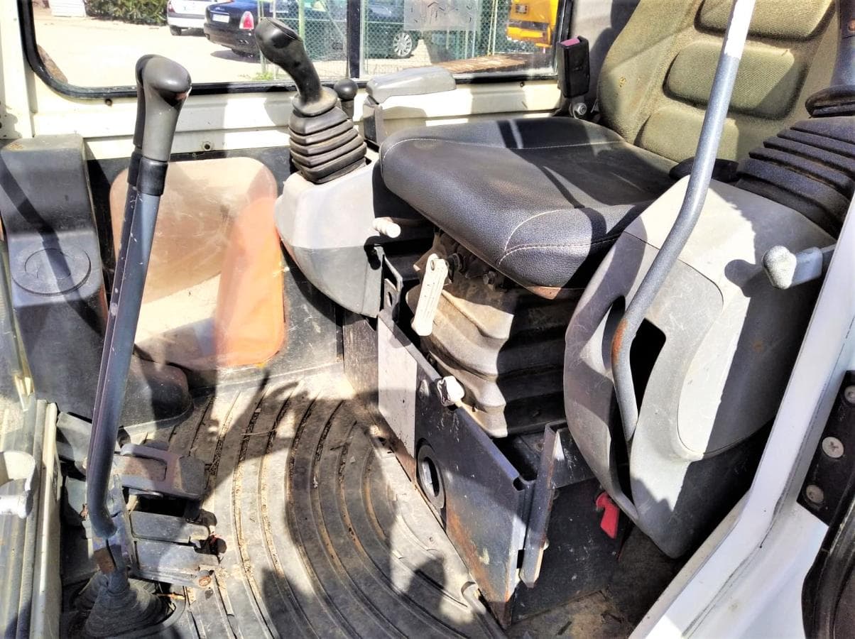 Mini Giratória Bobcat 328 G — imagem 10