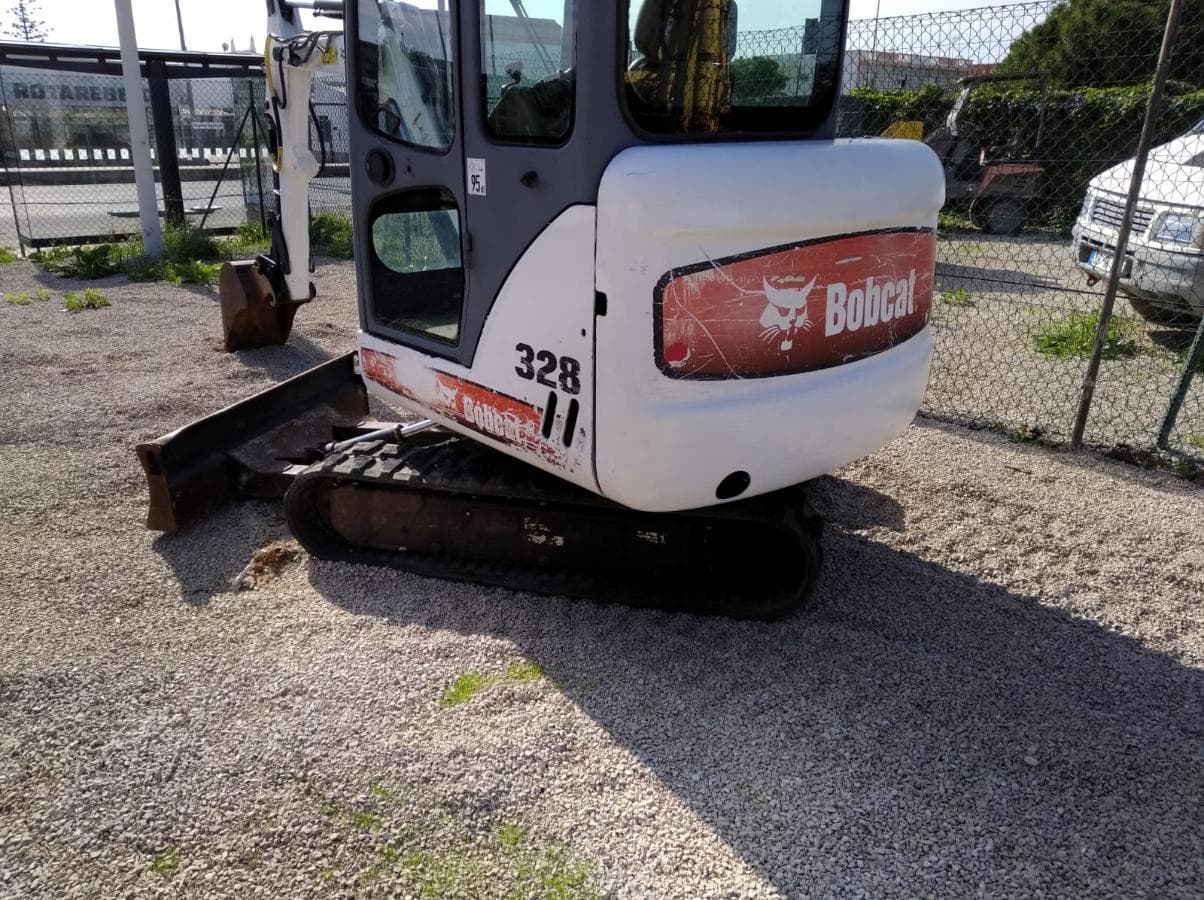 Mini Giratória Bobcat 328 G — imagem 4
