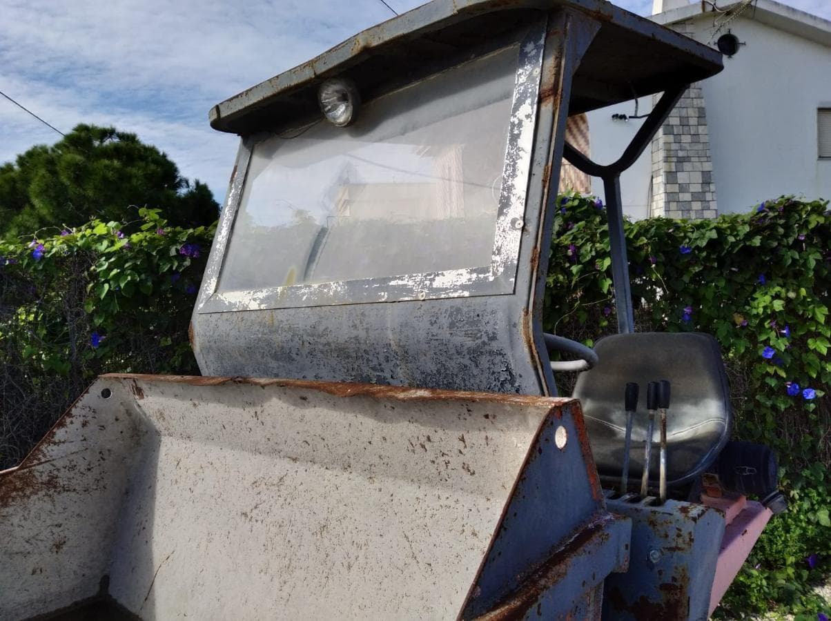 Dumper com pá e vassoura — imagem 5