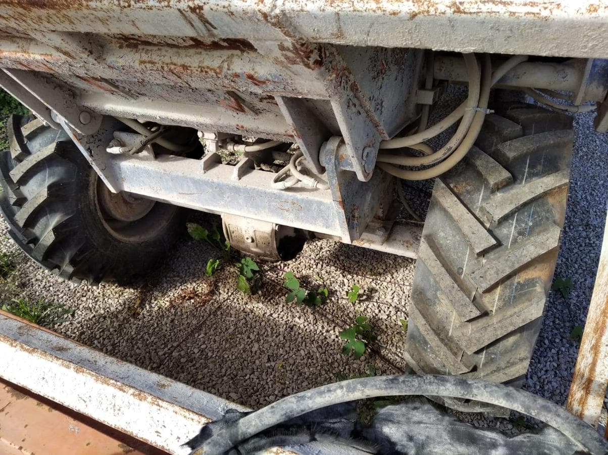 Dumper com pá e vassoura — imagem 9