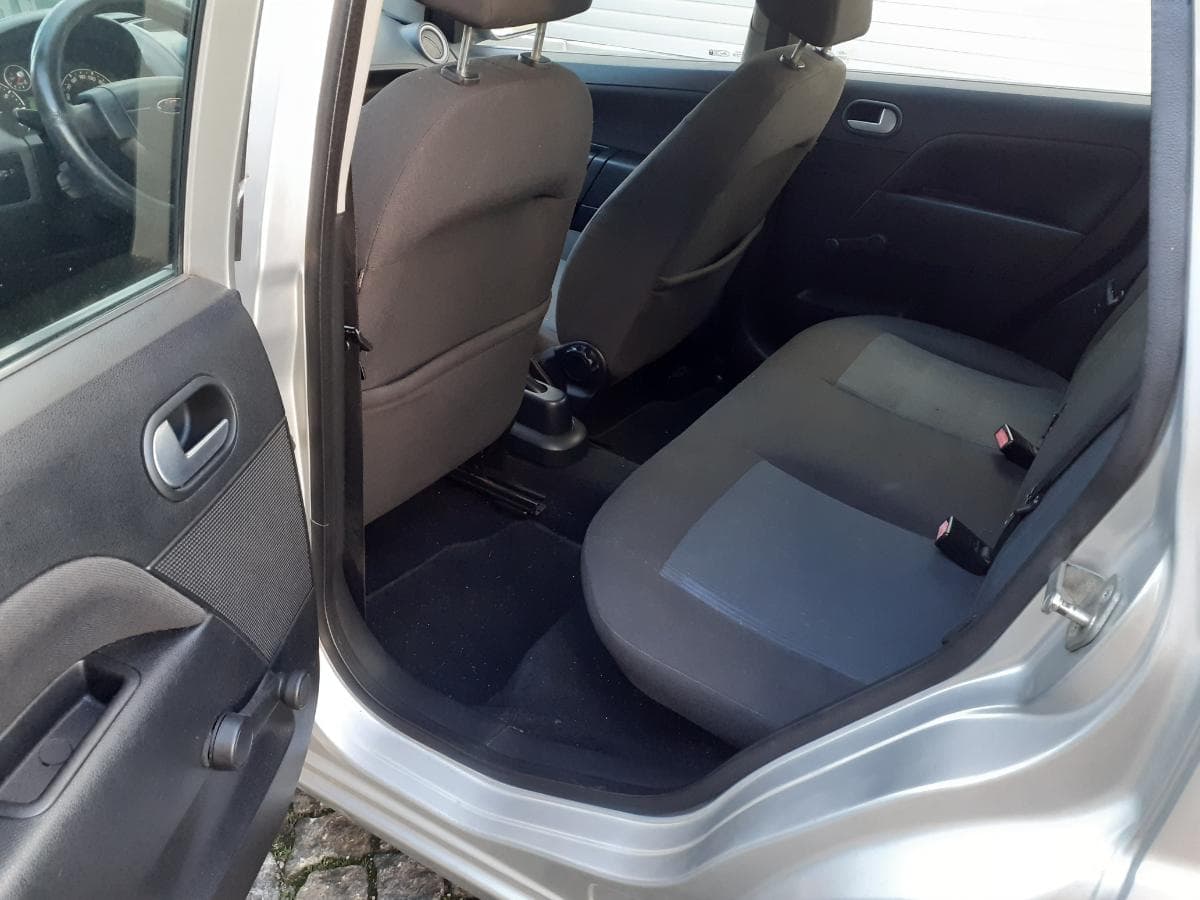 Ford Fiesta · Ano 2006 — image 14