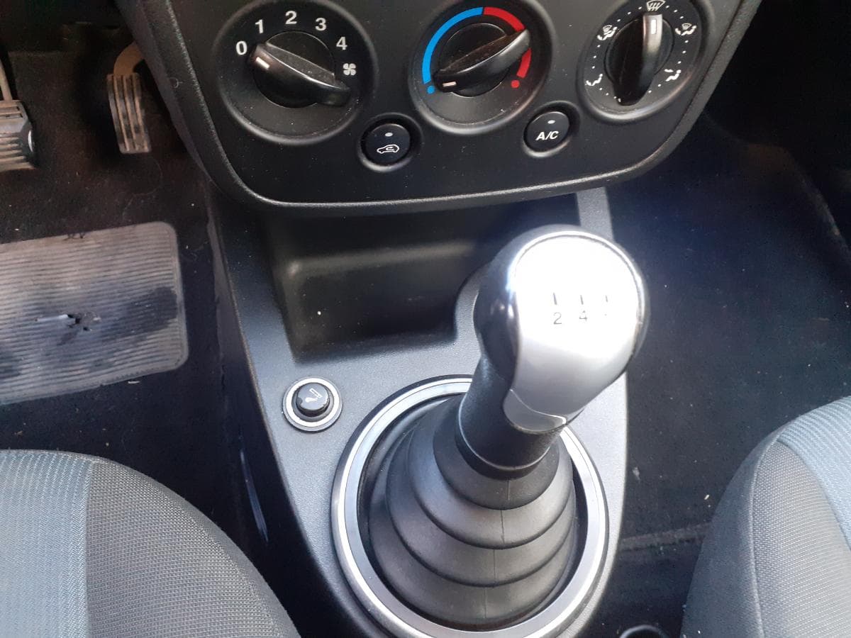 Ford Fiesta · Ano 2006 — image 23