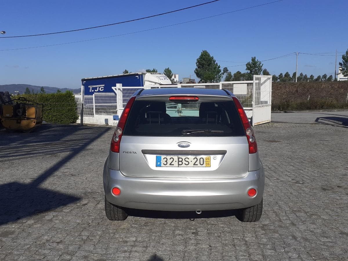 Ford Fiesta · Ano 2006 — image 5