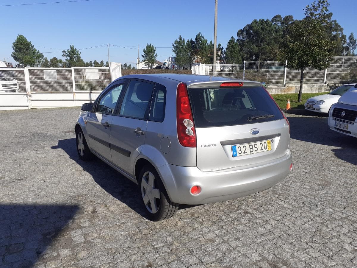 Ford Fiesta · Ano 2006 — image 6
