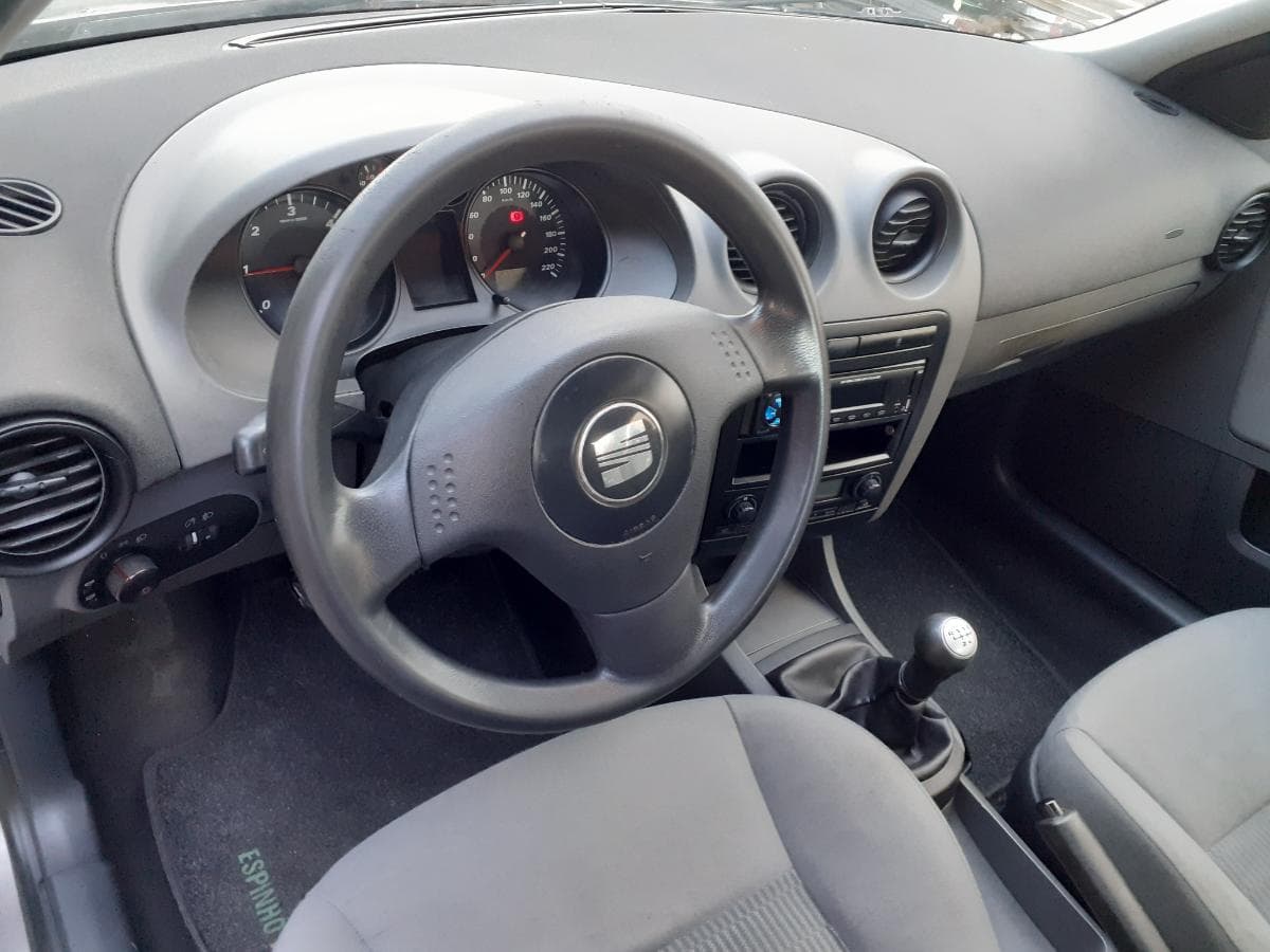 Seat Ibiza 1.4 TDI · Ano 2002 — imagem 15