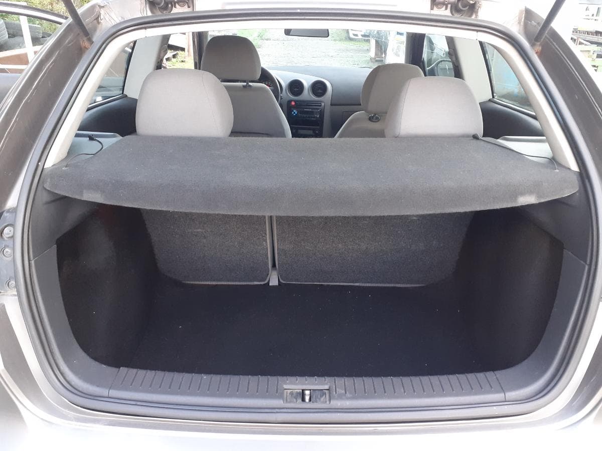 Seat Ibiza 1.4 TDI · Ano 2002 — imagem 9