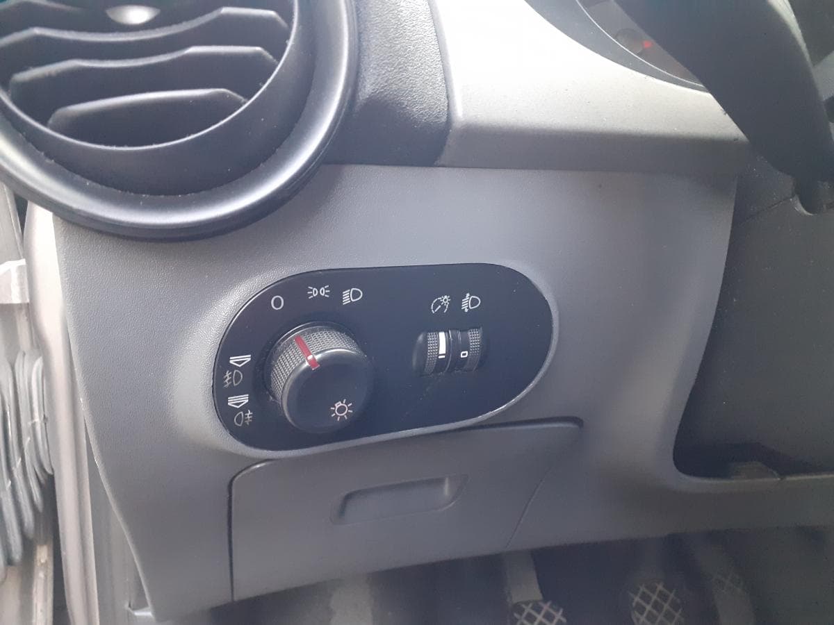 Seat Ibiza 1.4 TDI · Ano 2002 — imagem 16