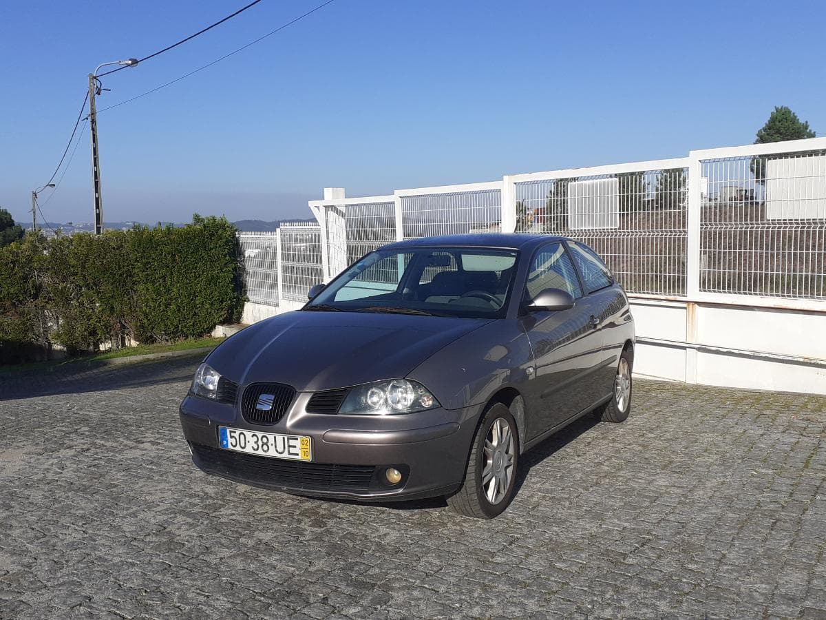 Seat Ibiza 1.4 TDI · Ano 2002 — imagem 1