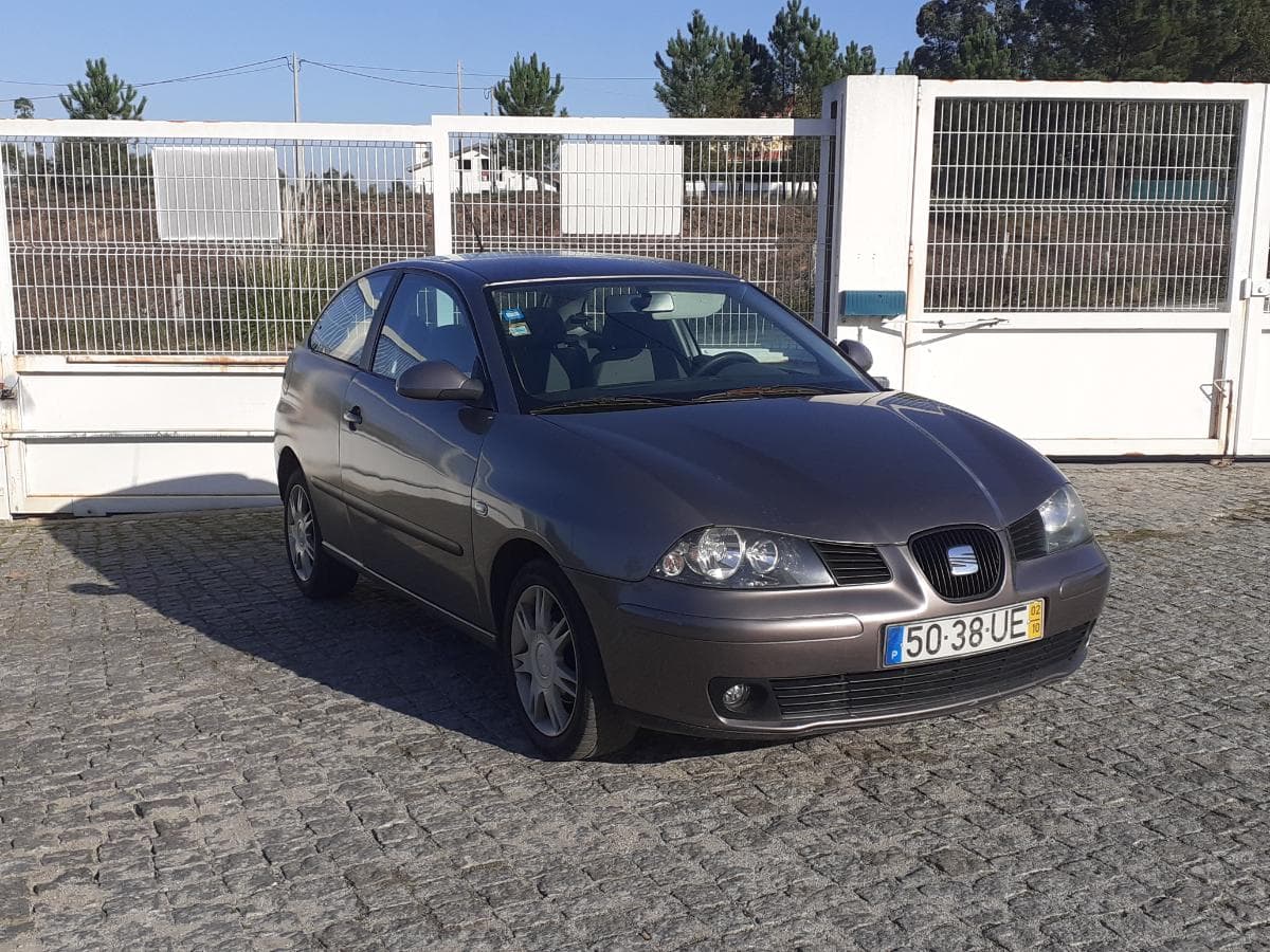 Seat Ibiza 1.4 TDI · Ano 2002 — imagem 3