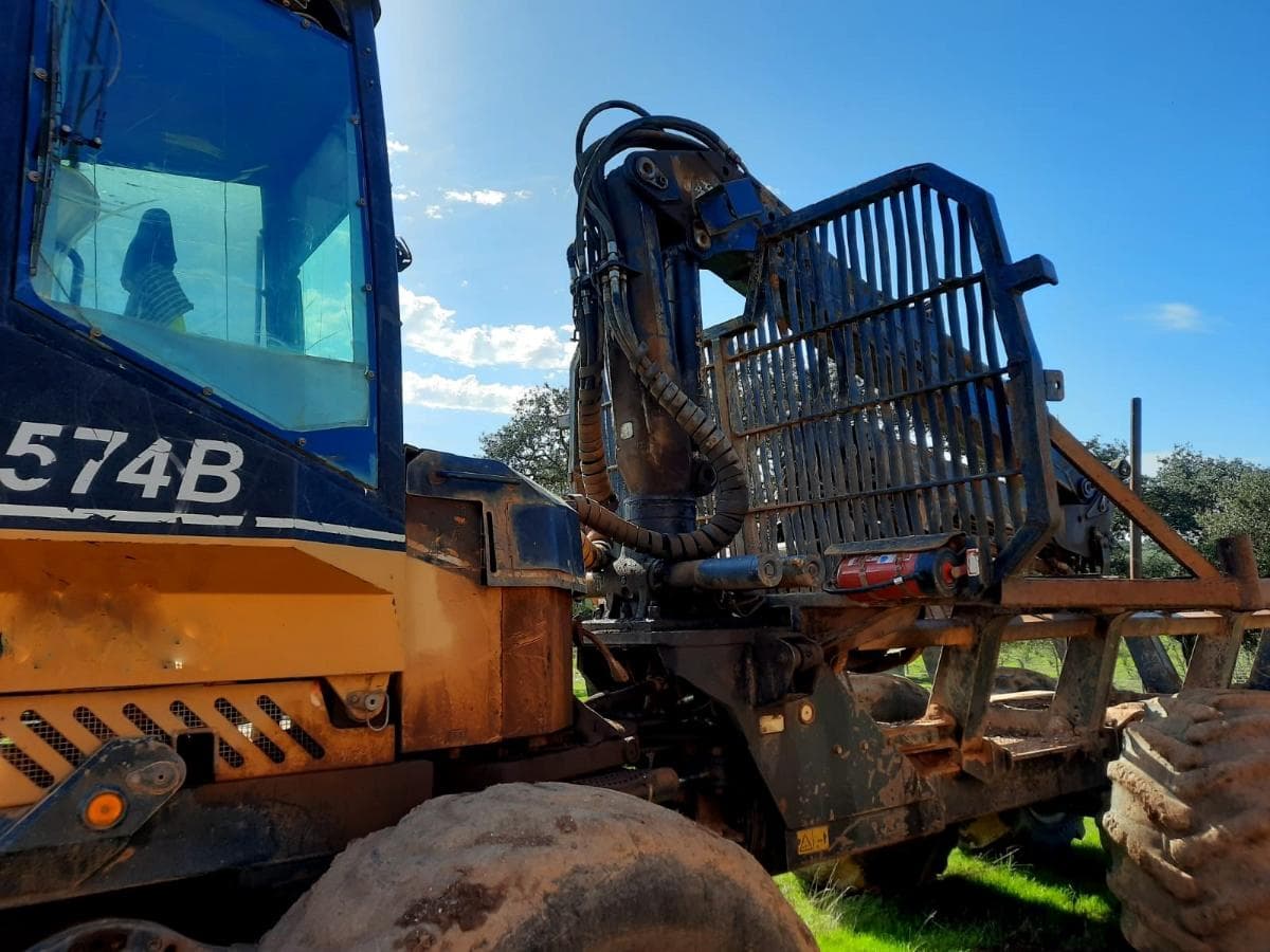ESPANHA · Autocargador Florestal Cat Ecolog 574 B — imagen 3