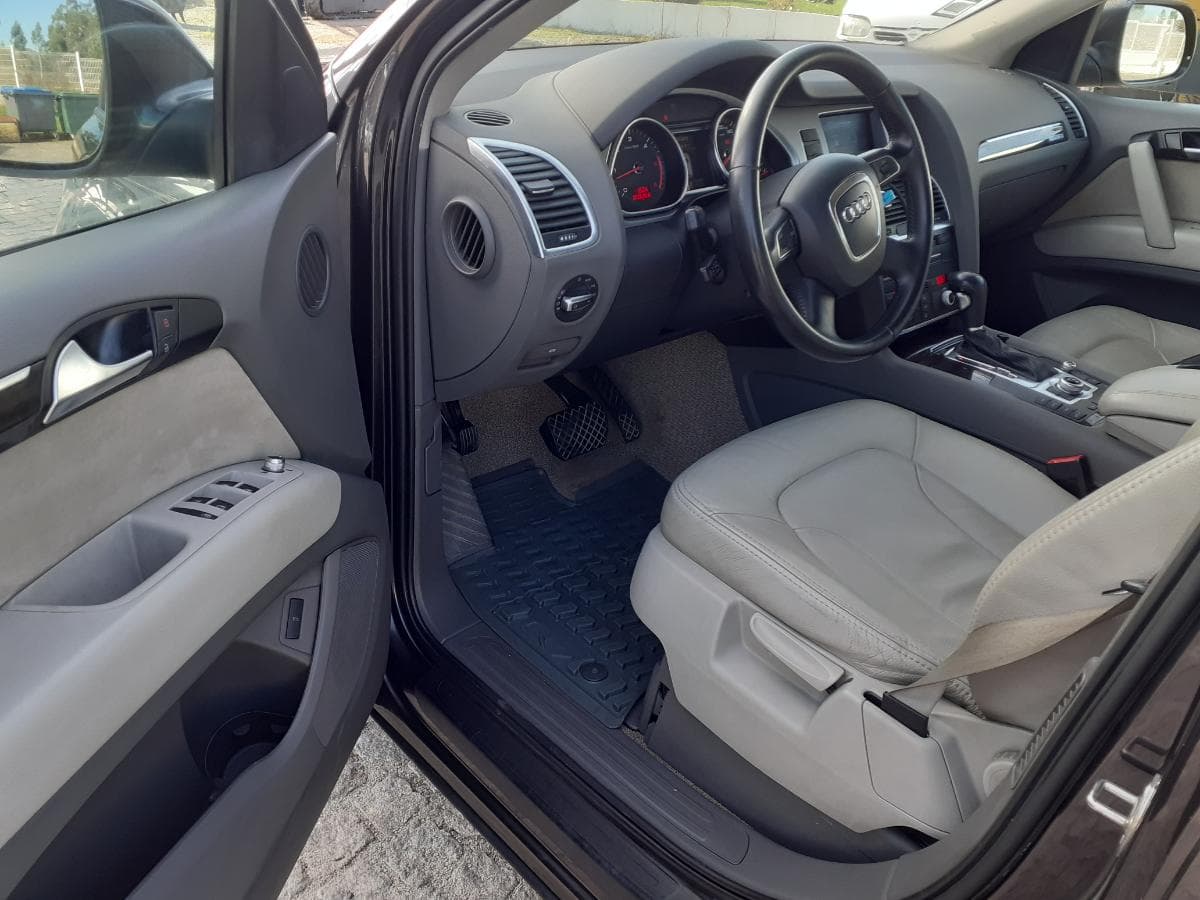 Audi Q7 3.0 TDI · Ano 2010 — imagen 11