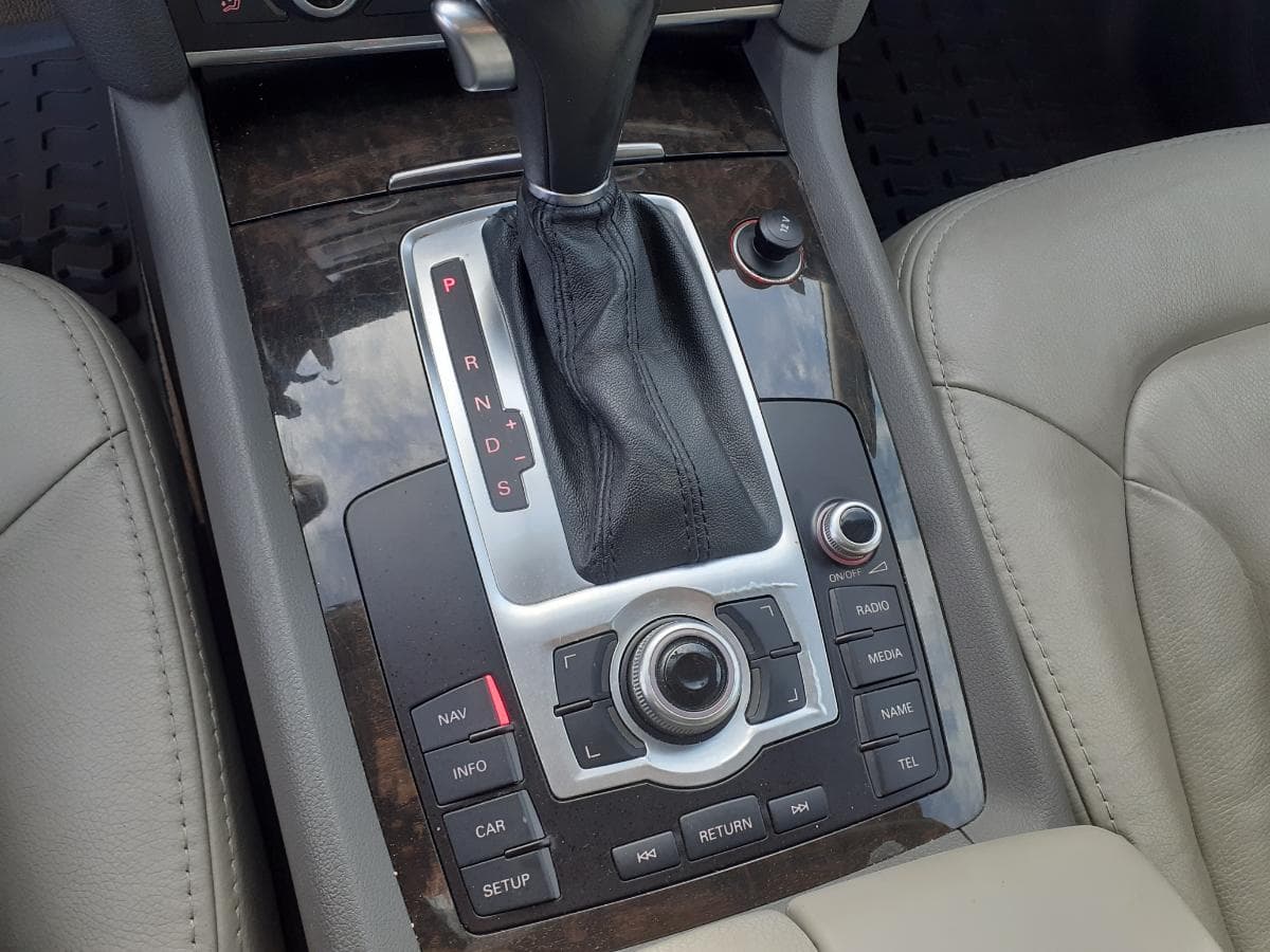 Audi Q7 3.0 TDI · Ano 2010 — imagen 18