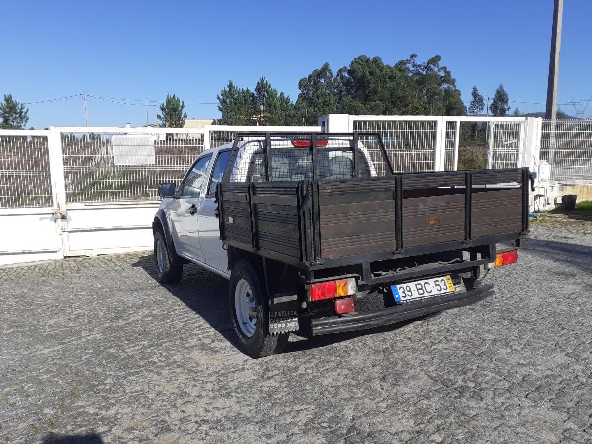 Isuzu Rodeo 2.5 CCD 4x4 · Ano 2006 — imagem 4