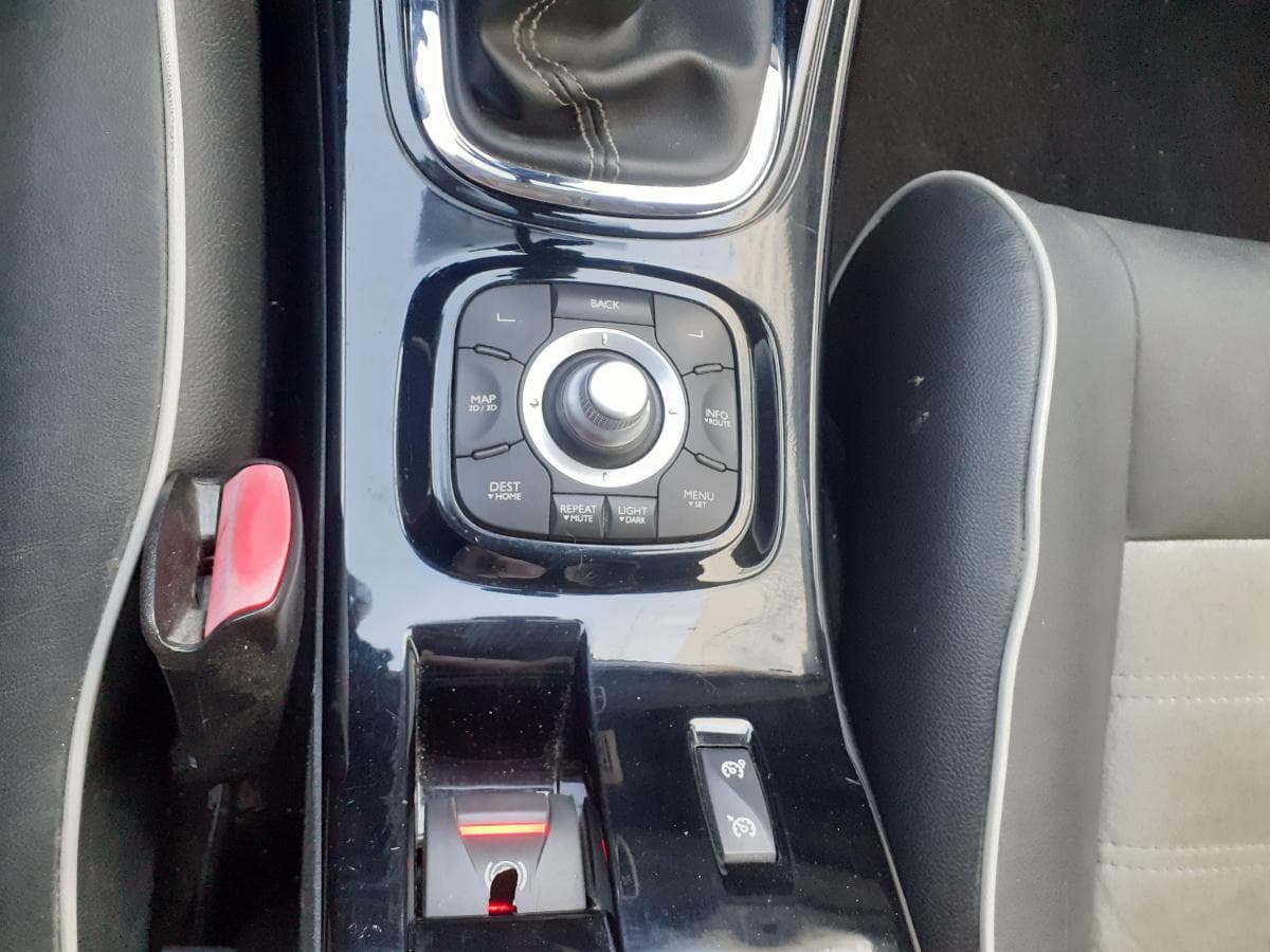 Renault Megáne 1.6 DCI · Ano 2010 — image 32