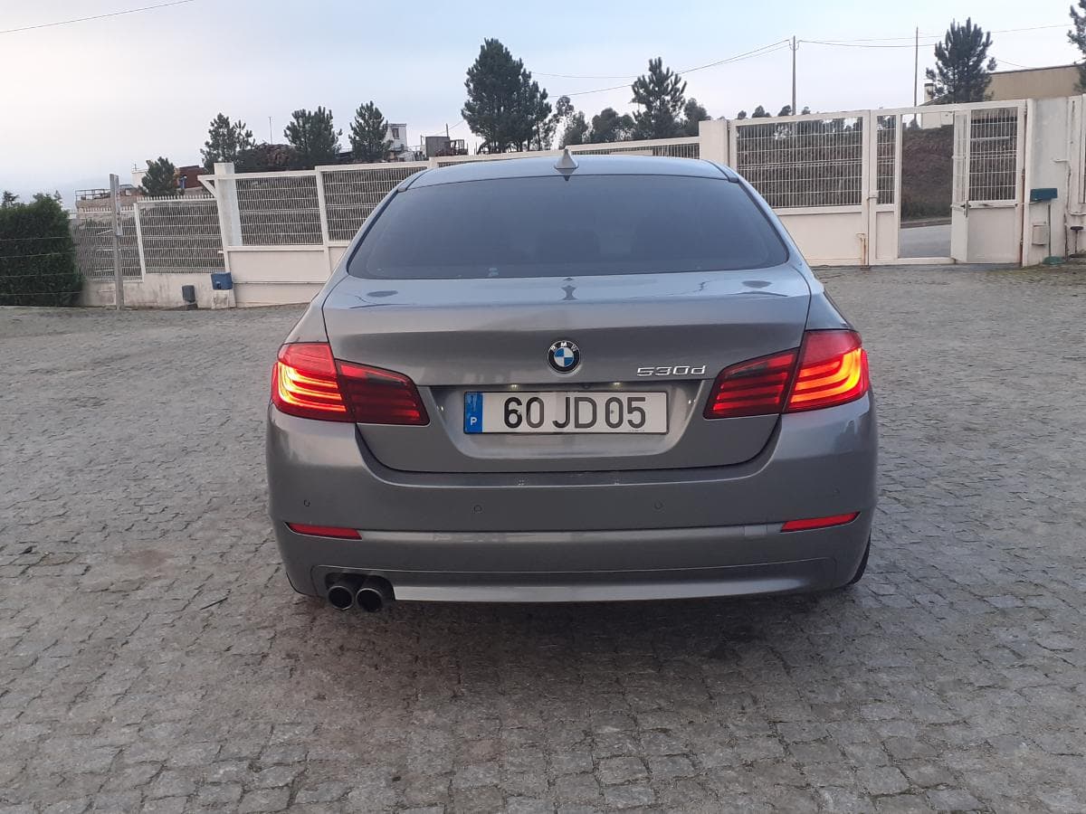 BMW 530D · Ano 2010 — imagem 5