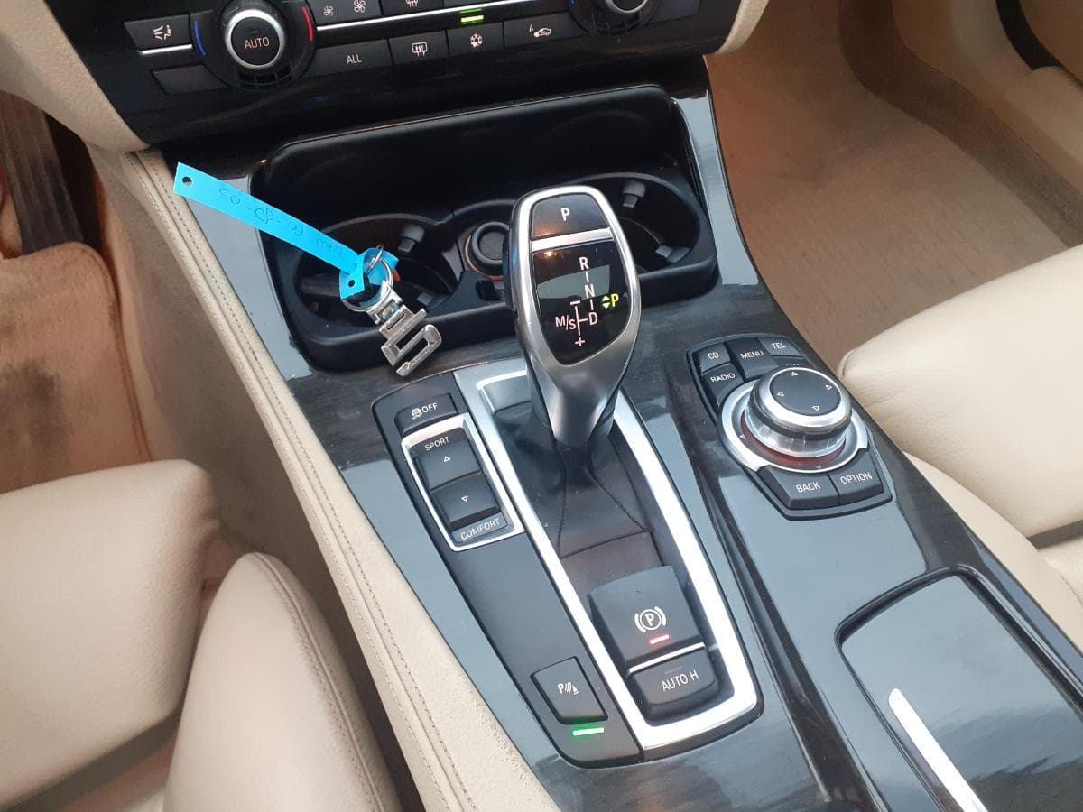 BMW 530D · Ano 2010 — imagem 16