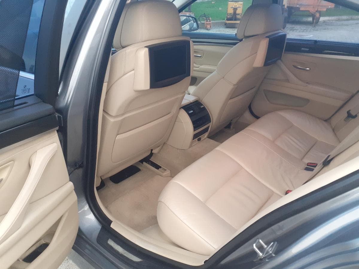 BMW 530D · Ano 2010 — imagem 17