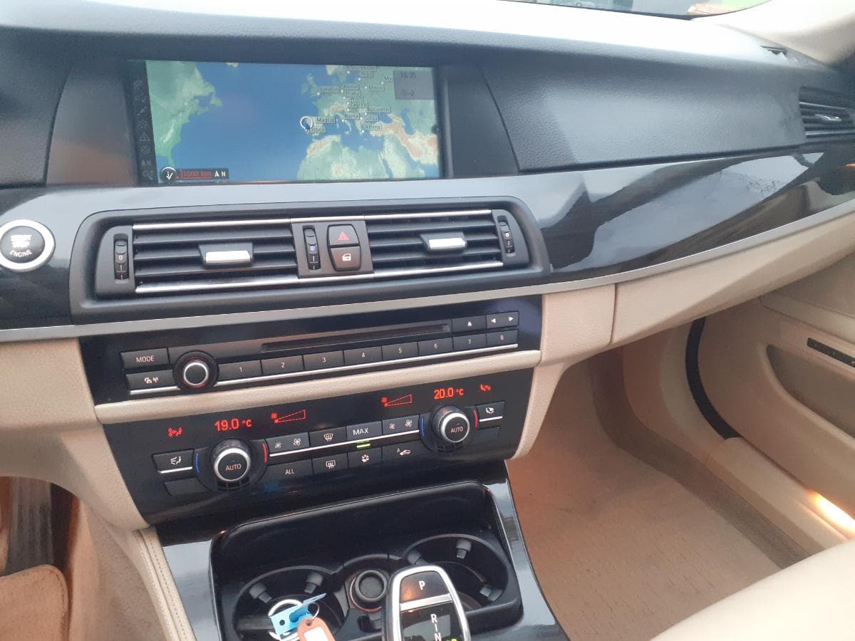 BMW 530D · Ano 2010 — imagem 24