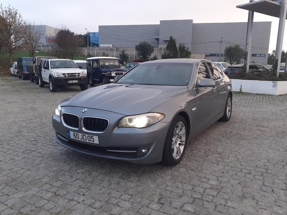BMW 530D · Ano 2010 — imagem 3