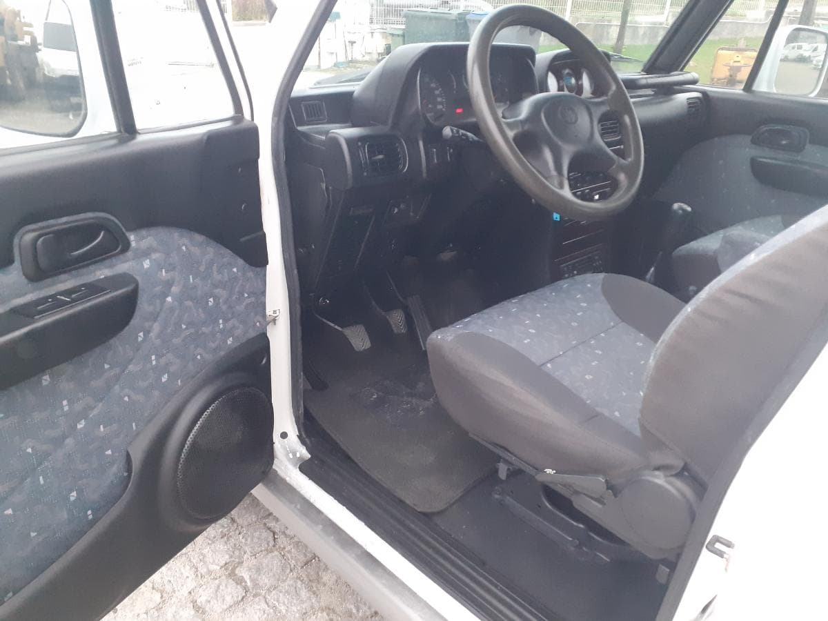 Hyundai Galloper 2.5 TD · Ano 1998 — image 12