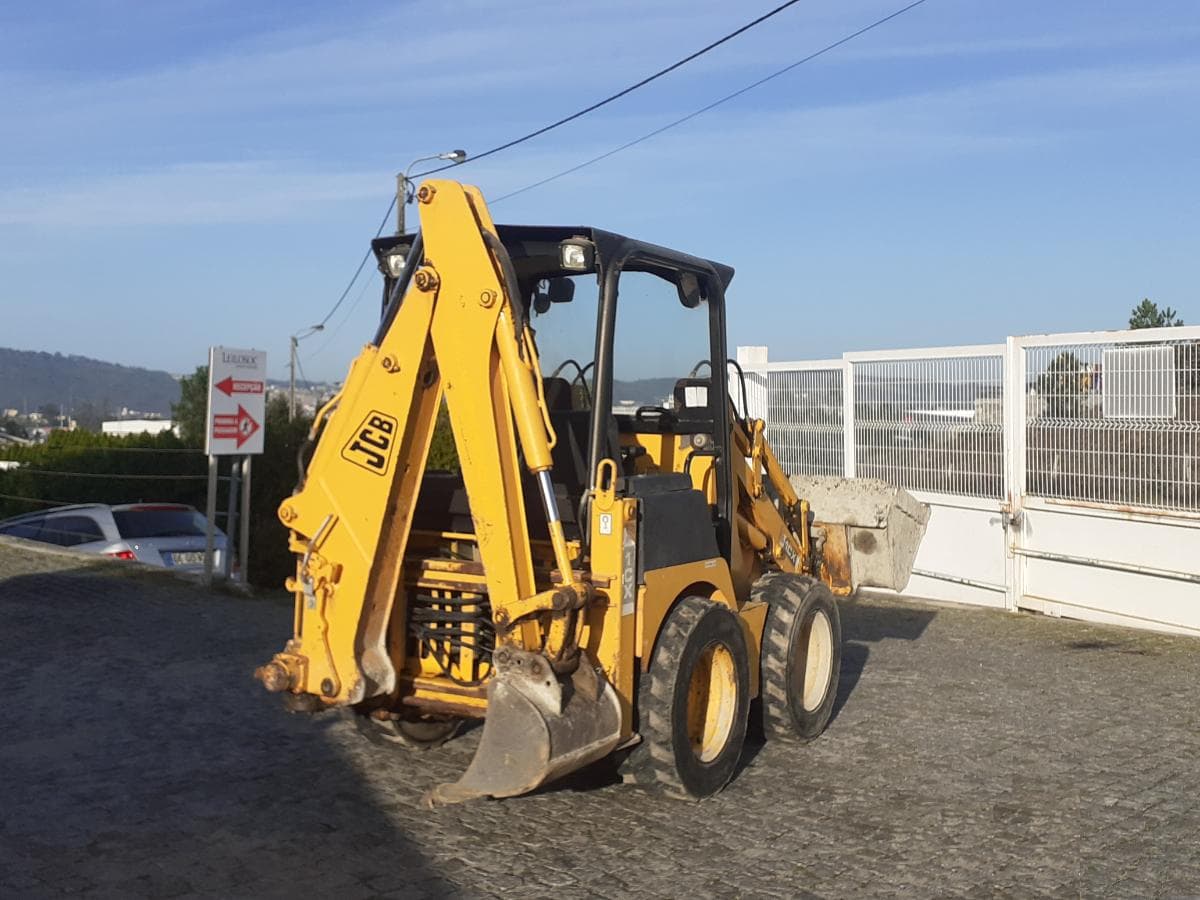 JCB 1CX · Ano 2004 — imagem 4