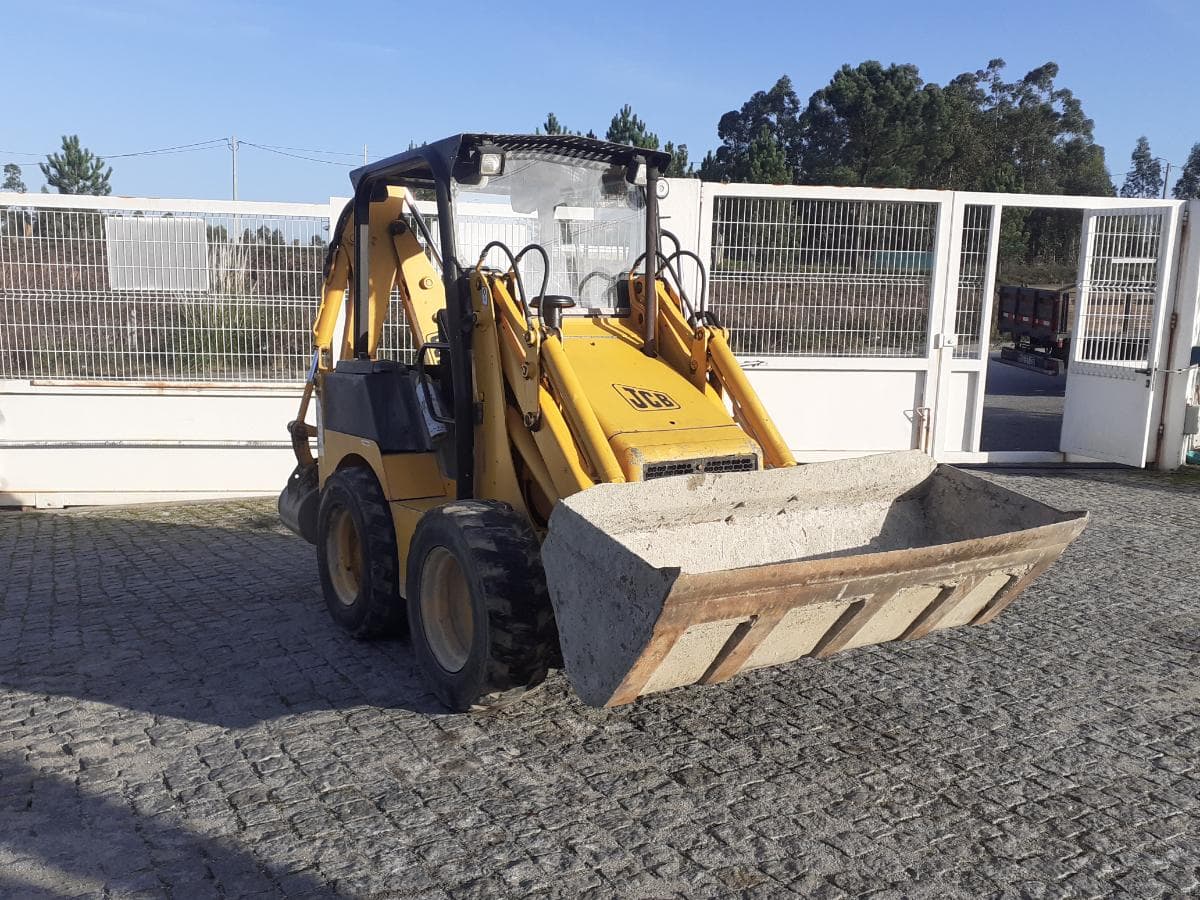 JCB 1CX · Ano 2004 — imagem 3
