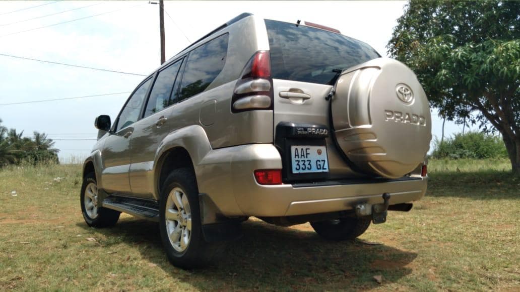 Toyota LandCruiser · — imagem 4