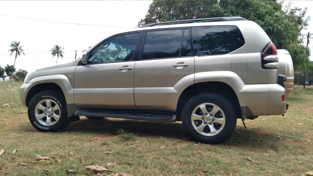 Toyota LandCruiser · — imagem 5