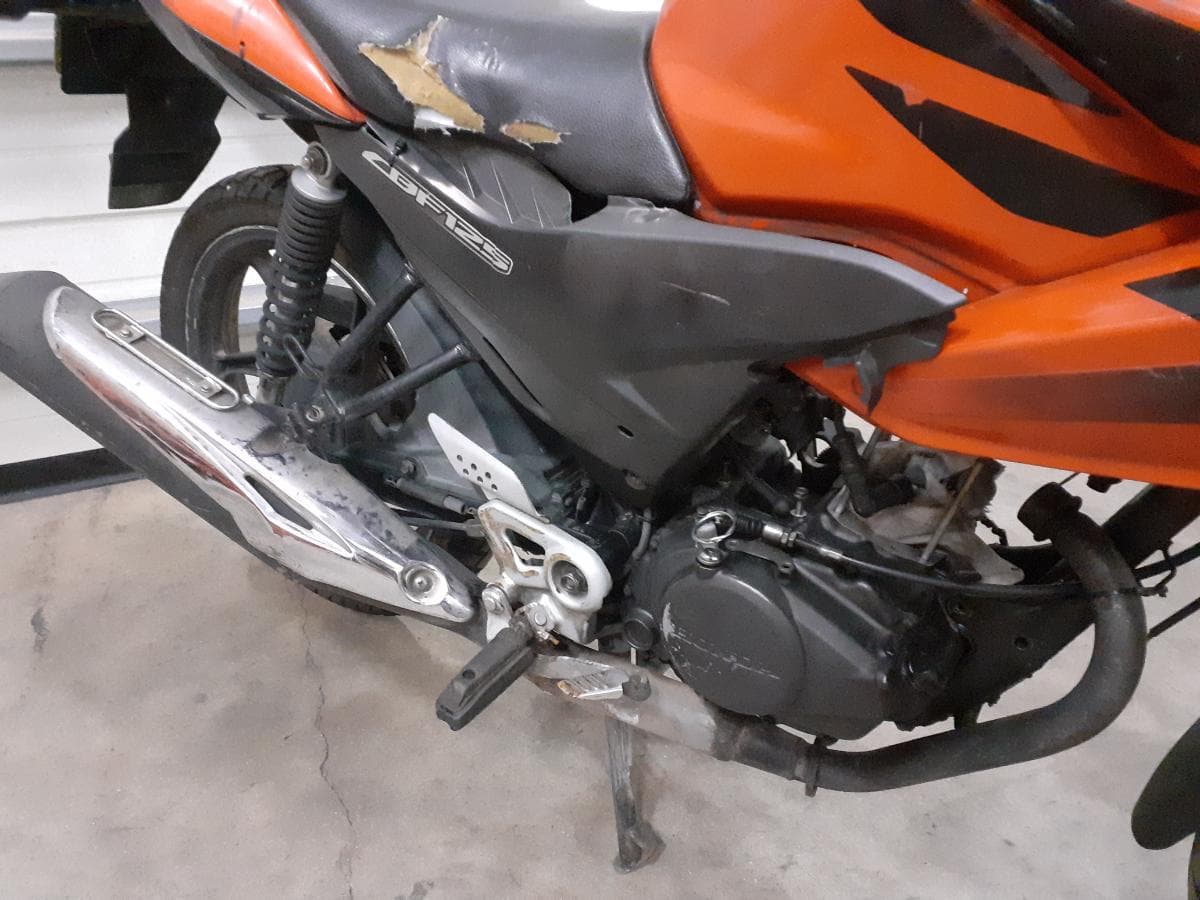 Honda CBF · Ano 2010 — imagen 7