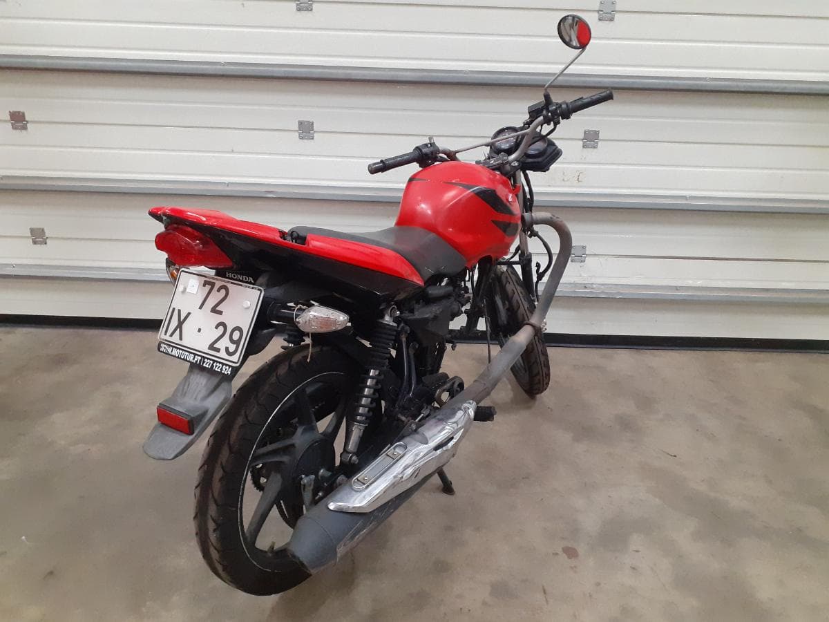 Honda CBF · Ano 2010 — imagen 3
