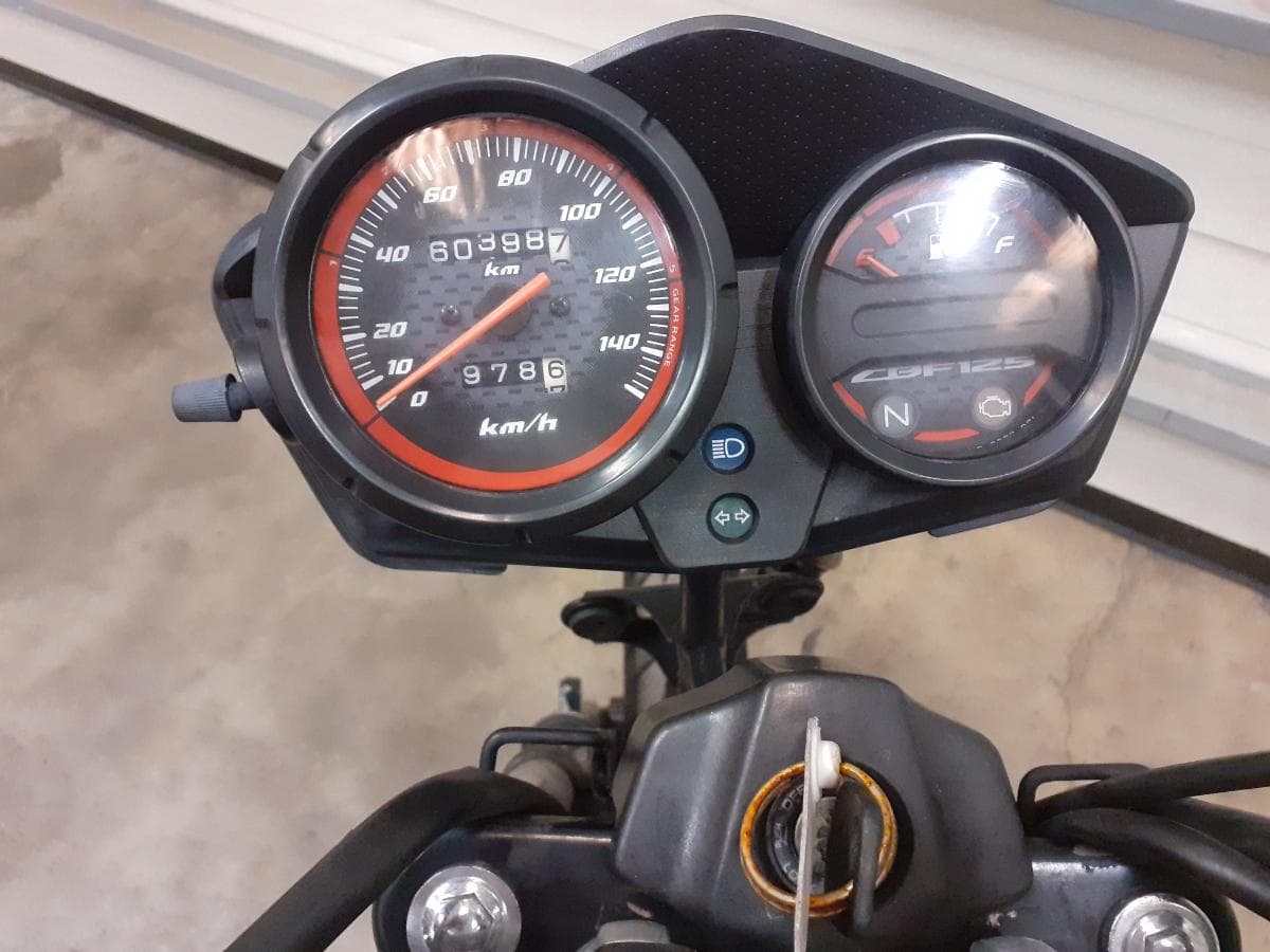 Honda CBF · Ano 2010 — imagen 7