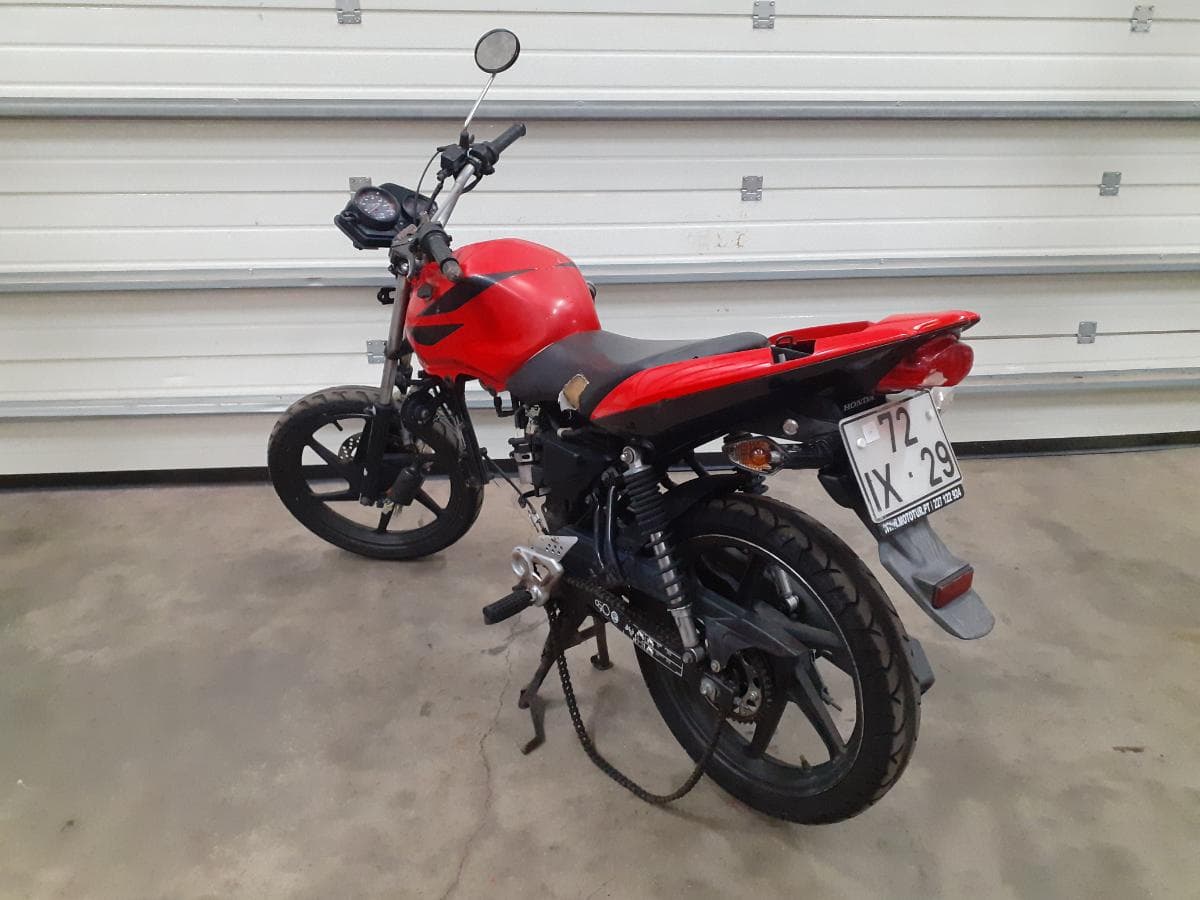 Honda CBF · Ano 2010 — imagen 4