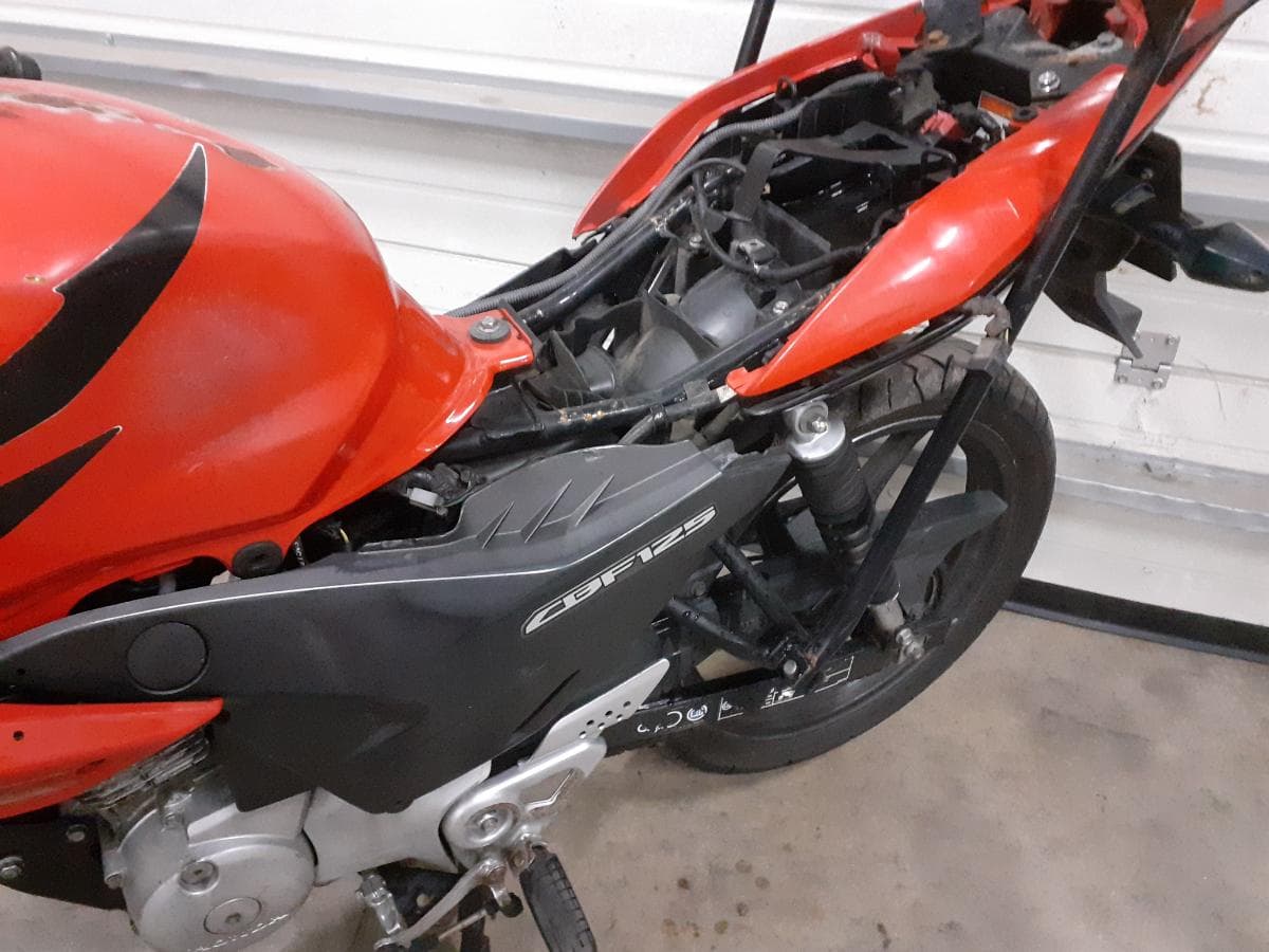 Honda CBF · Ano 2012 — image 8