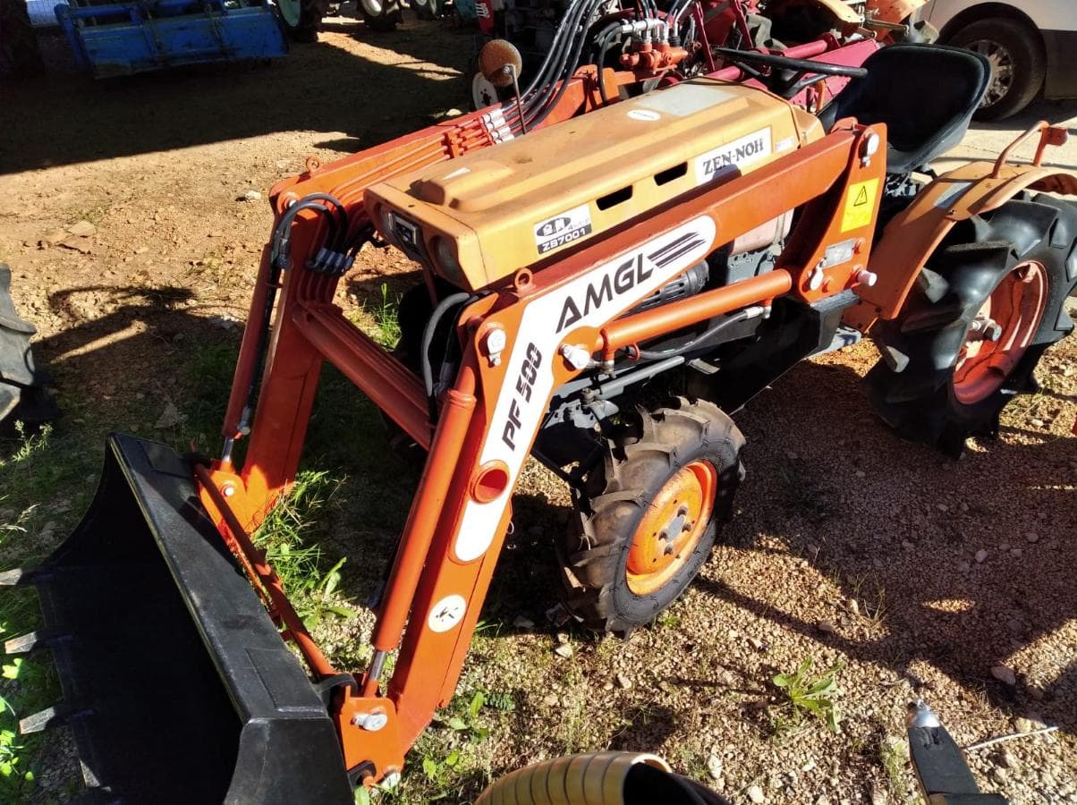 Trator Kubota ZB 7001