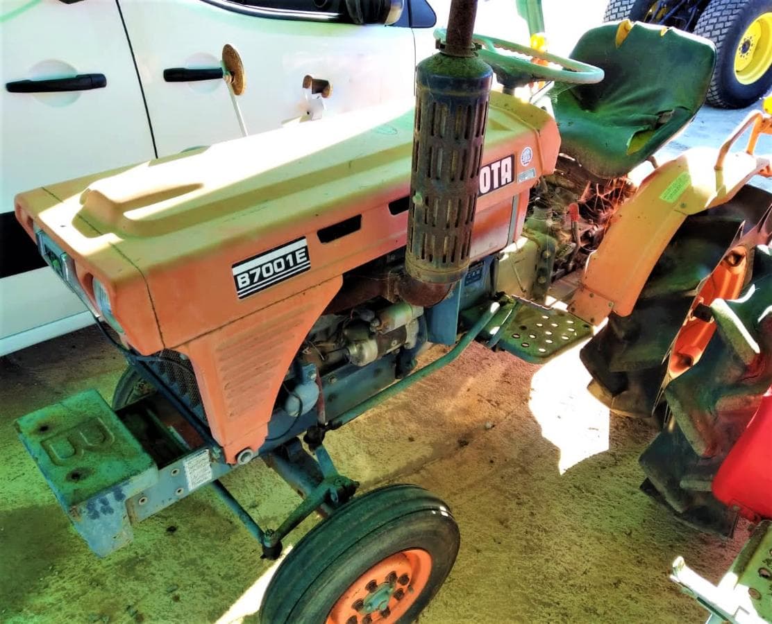 Trator Kubota ZB 7001E