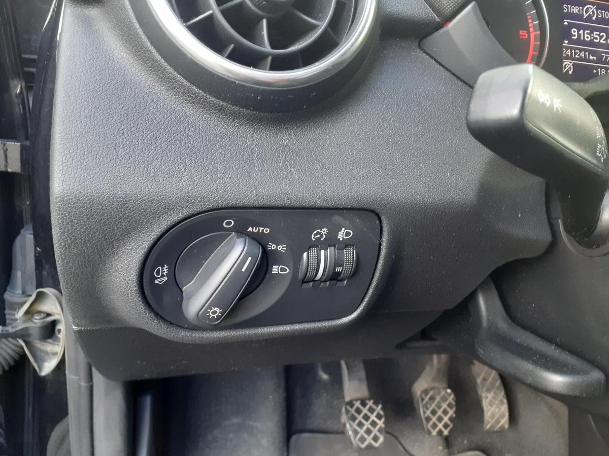 Audi A1 1.6 TDI · Ano 2013 — imagem 21