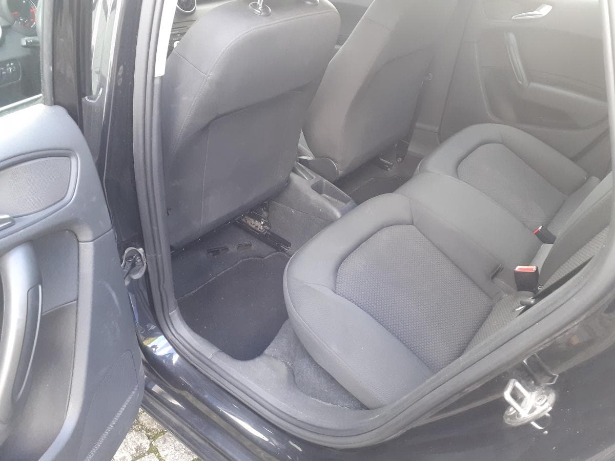 Audi A1 1.6 TDI · Ano 2013 — imagem 23