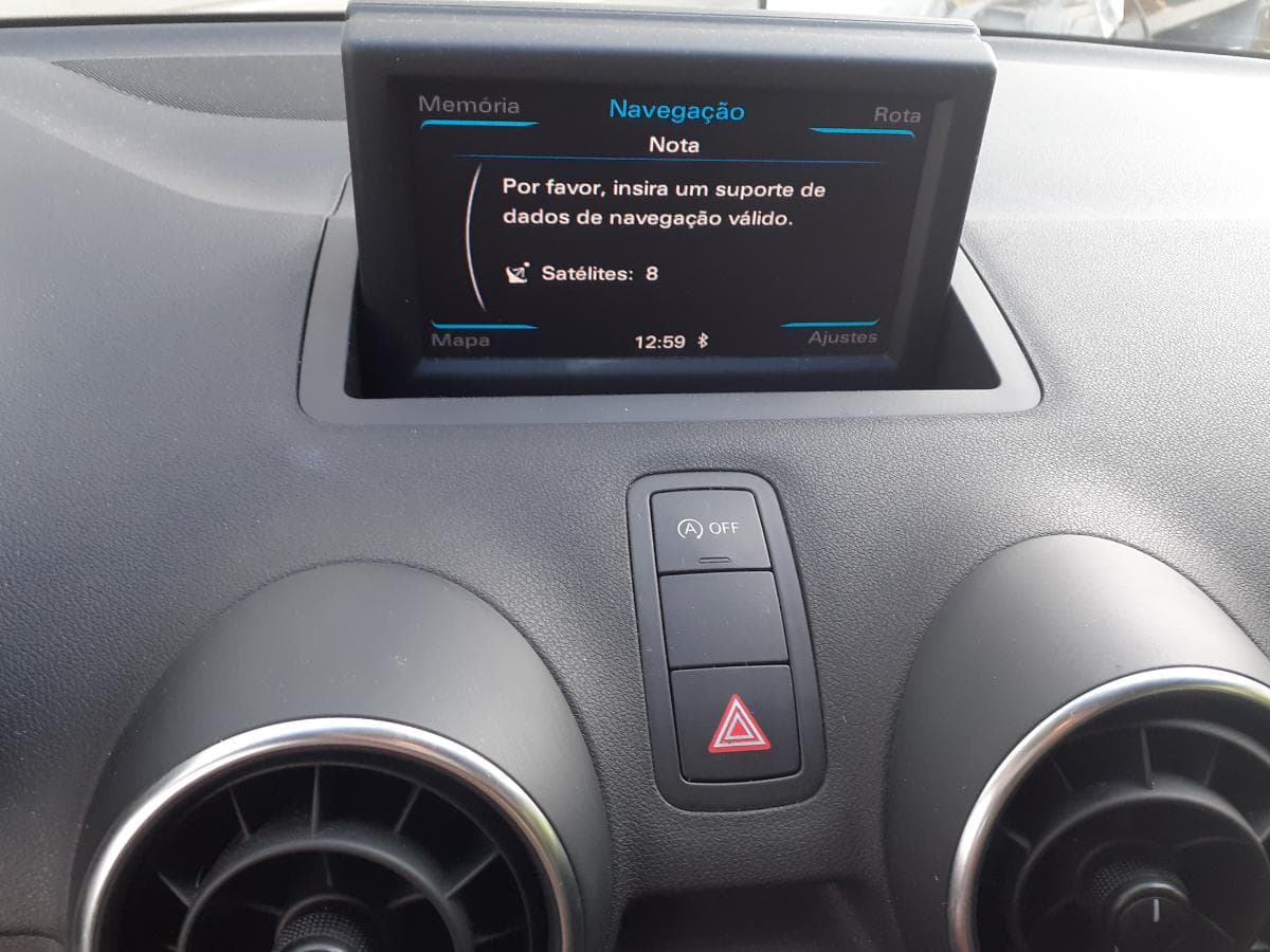 Audi A1 1.6 TDI · Ano 2013 — imagem 24