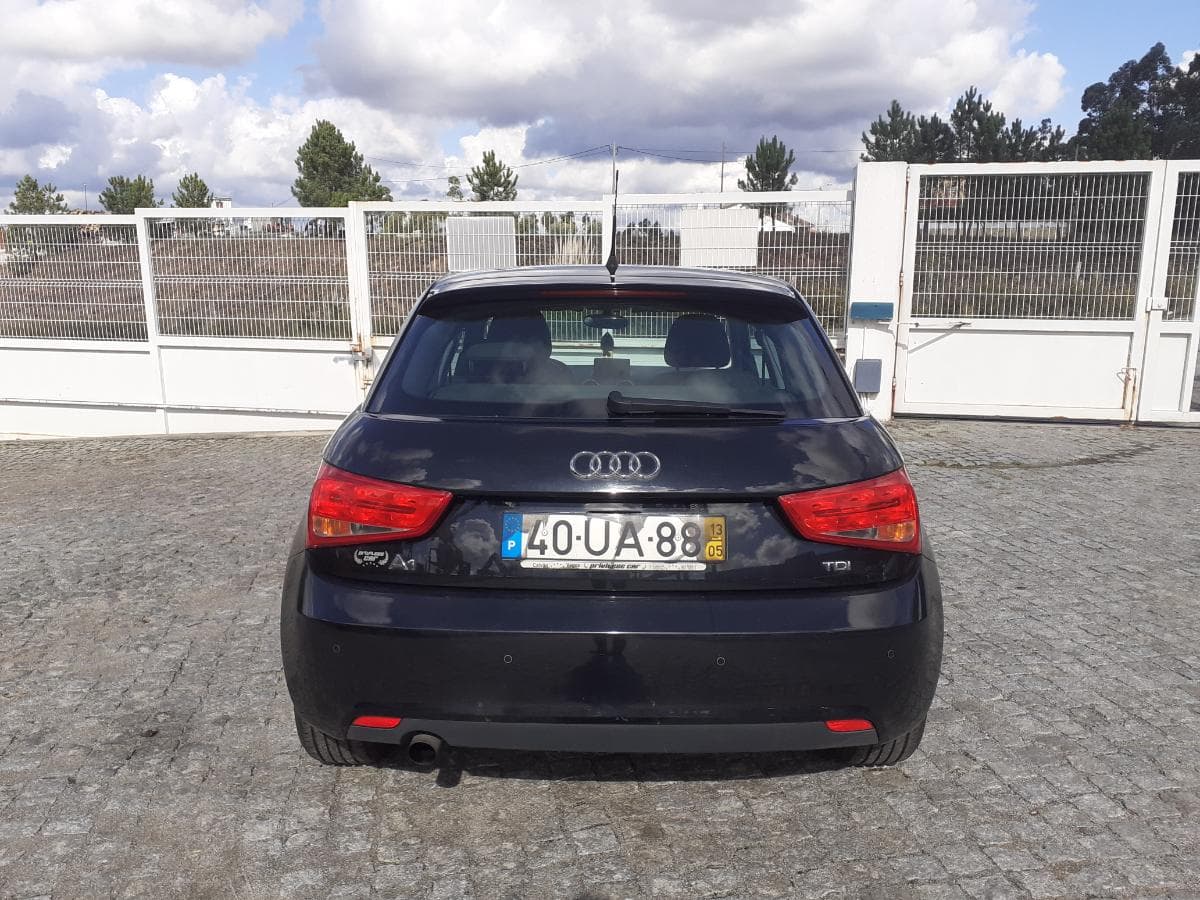 Audi A1 1.6 TDI · Ano 2013 — imagem 5