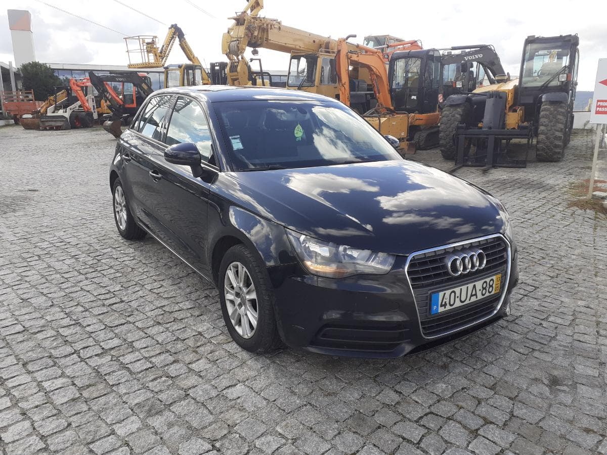 Audi A1 1.6 TDI · Ano 2013 — imagem 1