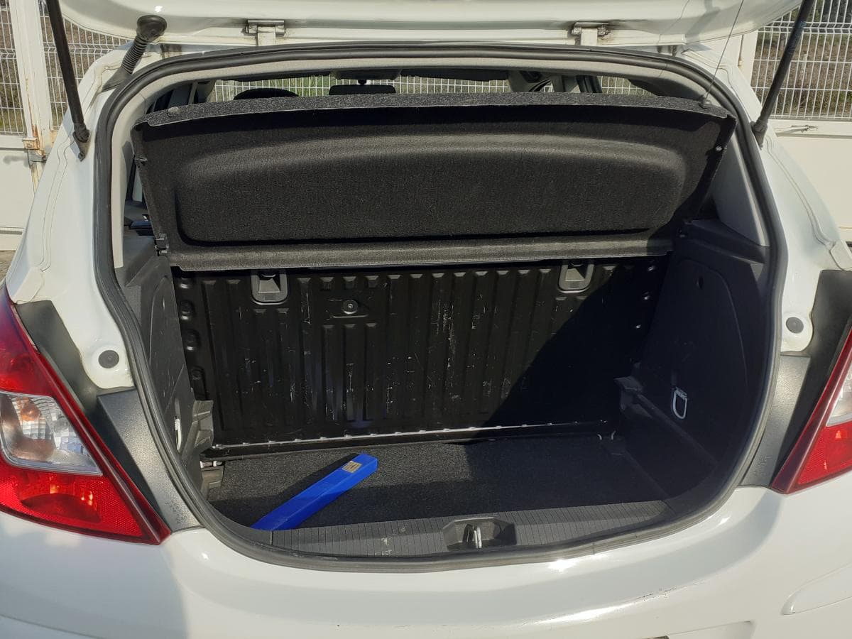Opel Corsa 1.3 CDTI · Ano 2013 — image 9
